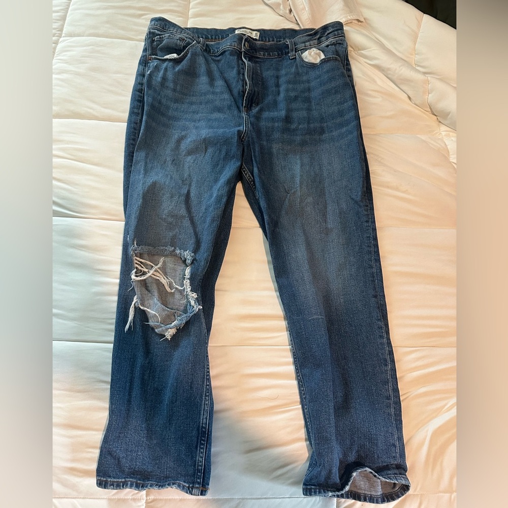 Abercrombie & Fitch Ankle Straight Ultra High rise Jean